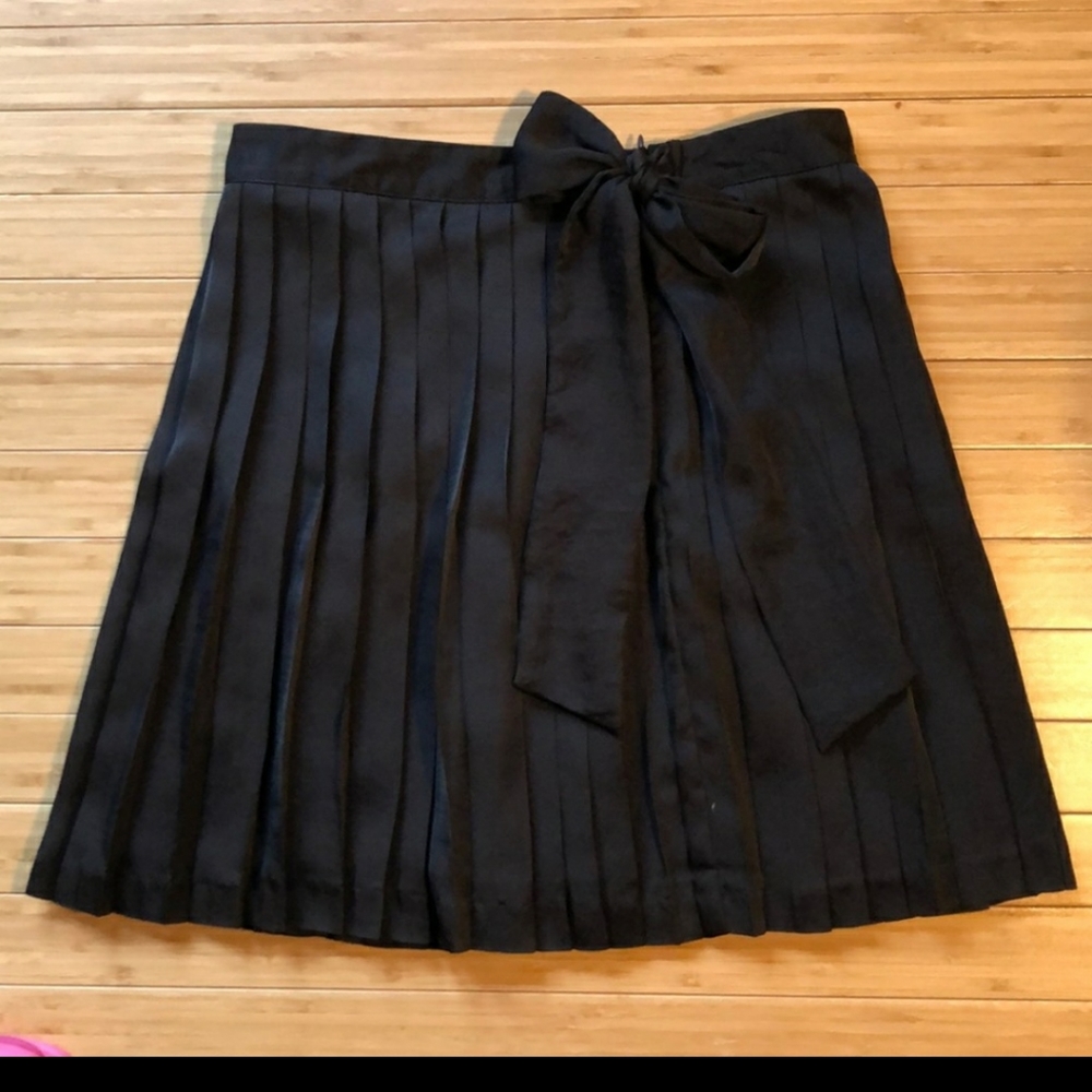 Gap Black Pleated Skirt with bow size 0